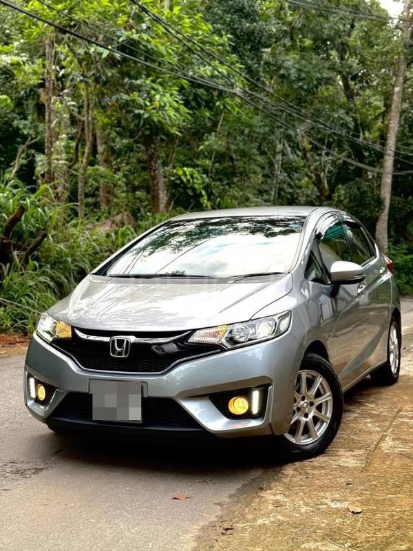 Honda Fit 2017 - பயன்படுத்தப்பட்டது கார் sale in Sri Lanka - patpat.lk