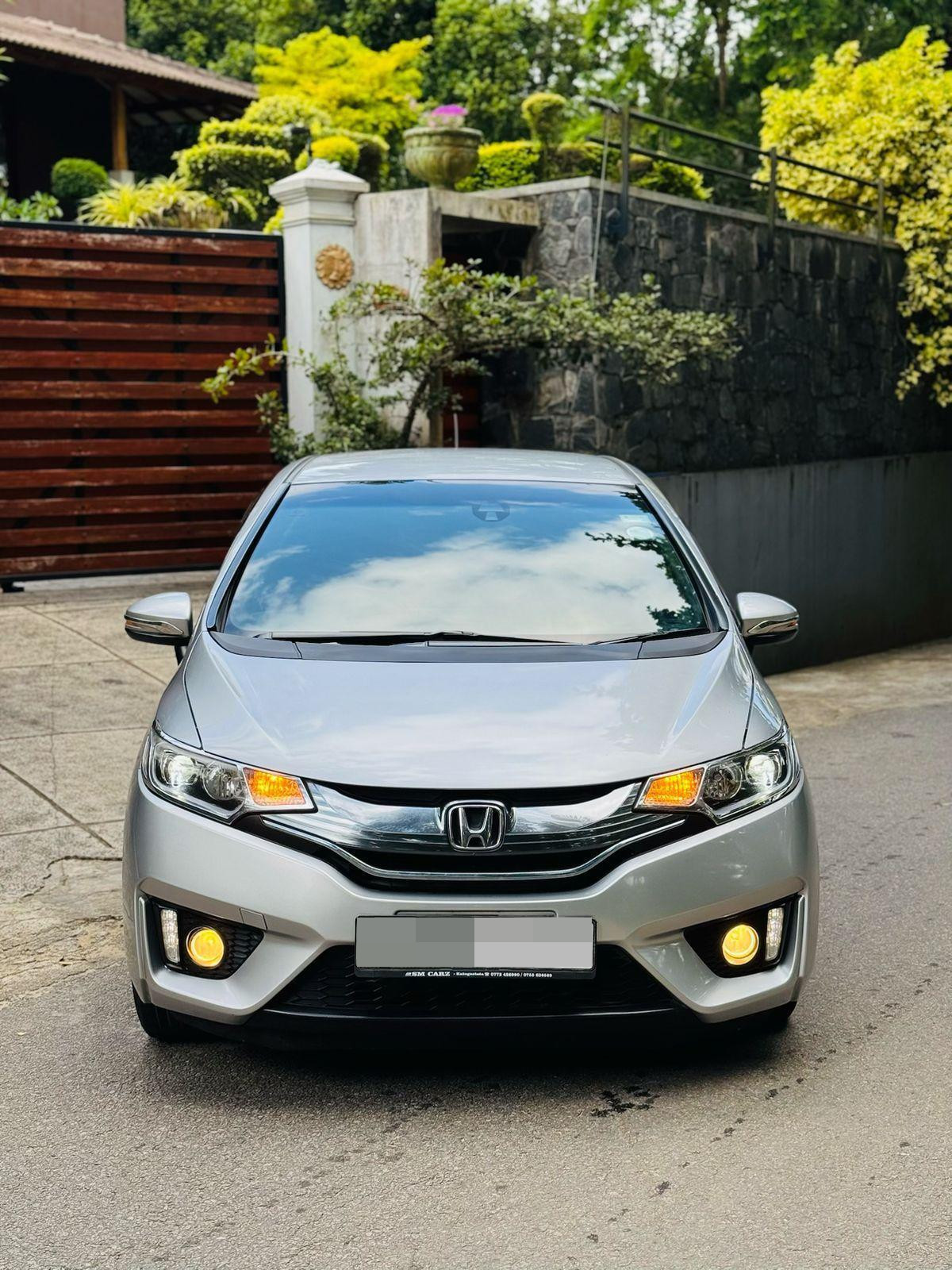 Honda FIT S HYBRID 2013 ads-image-1
