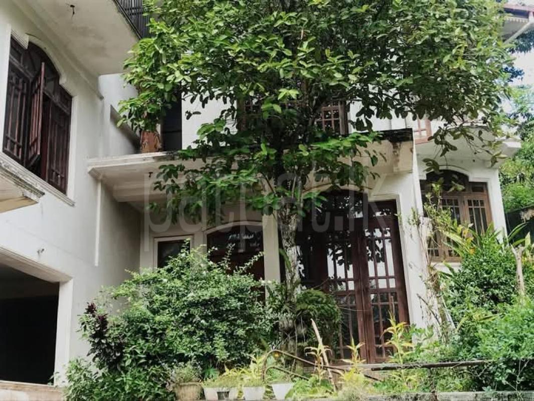 House for Sale in Peradeniya