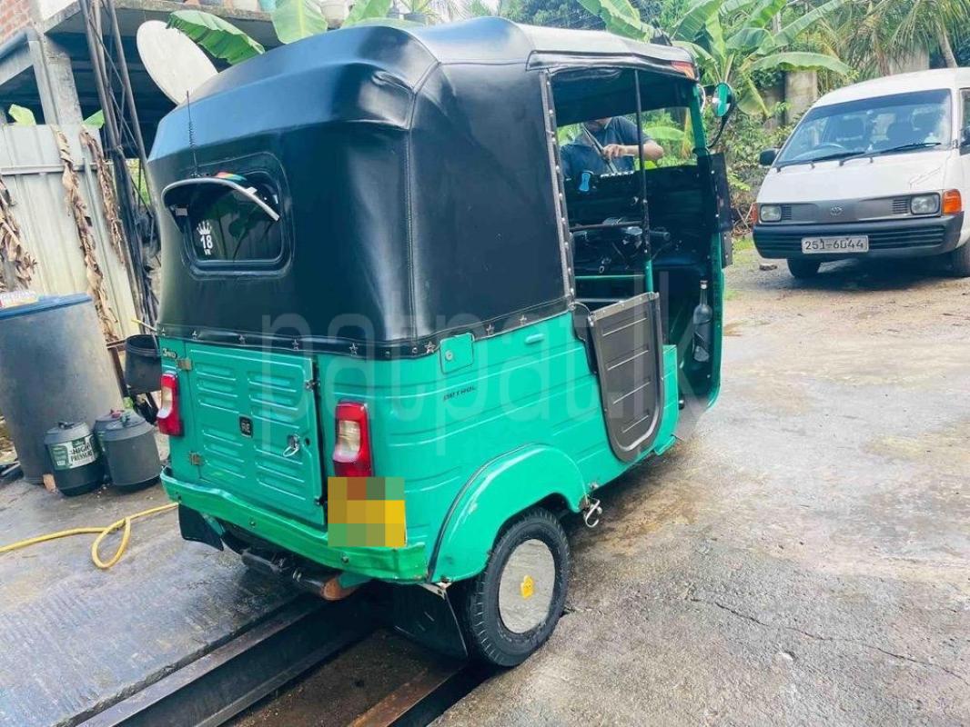 Bajaj Three Wheel 2014 - பயன்படுத்தப்பட்டது முச்சக்கர வண்டி sale in Sri Lanka - patpat.lk
