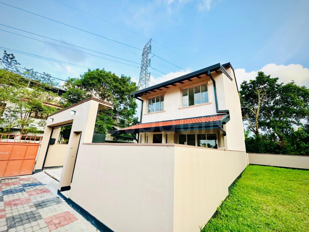 House for Sale in Talawatugoda