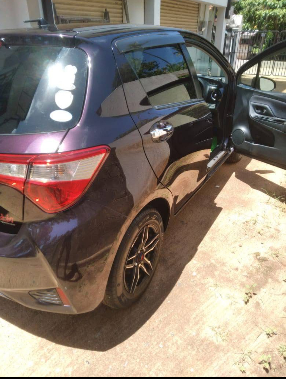 Toyota Vitz 2018 - பயன்படுத்தப்பட்டது கார் sale in Sri Lanka - patpat.lk