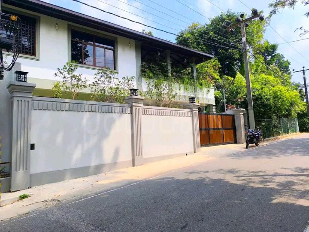 House for Sale in Akuregoda