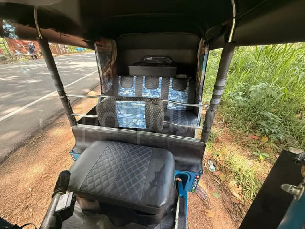 Bajaj Three Wheel 2011 - பயன்படுத்தப்பட்டது முச்சக்கர வண்டி sale in Sri Lanka - patpat.lk