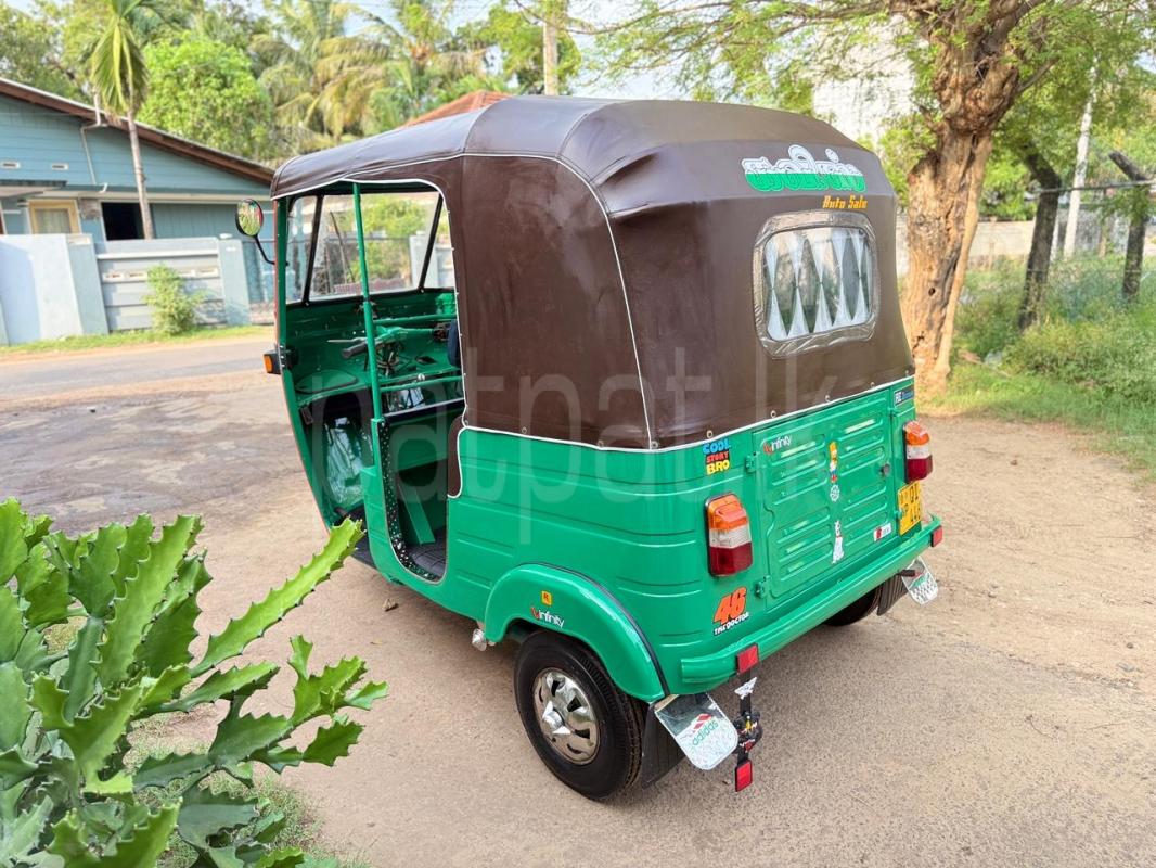 Bajaj Three Wheel 2006 - பயன்படுத்தப்பட்டது முச்சக்கர வண்டி sale in Sri Lanka - patpat.lk