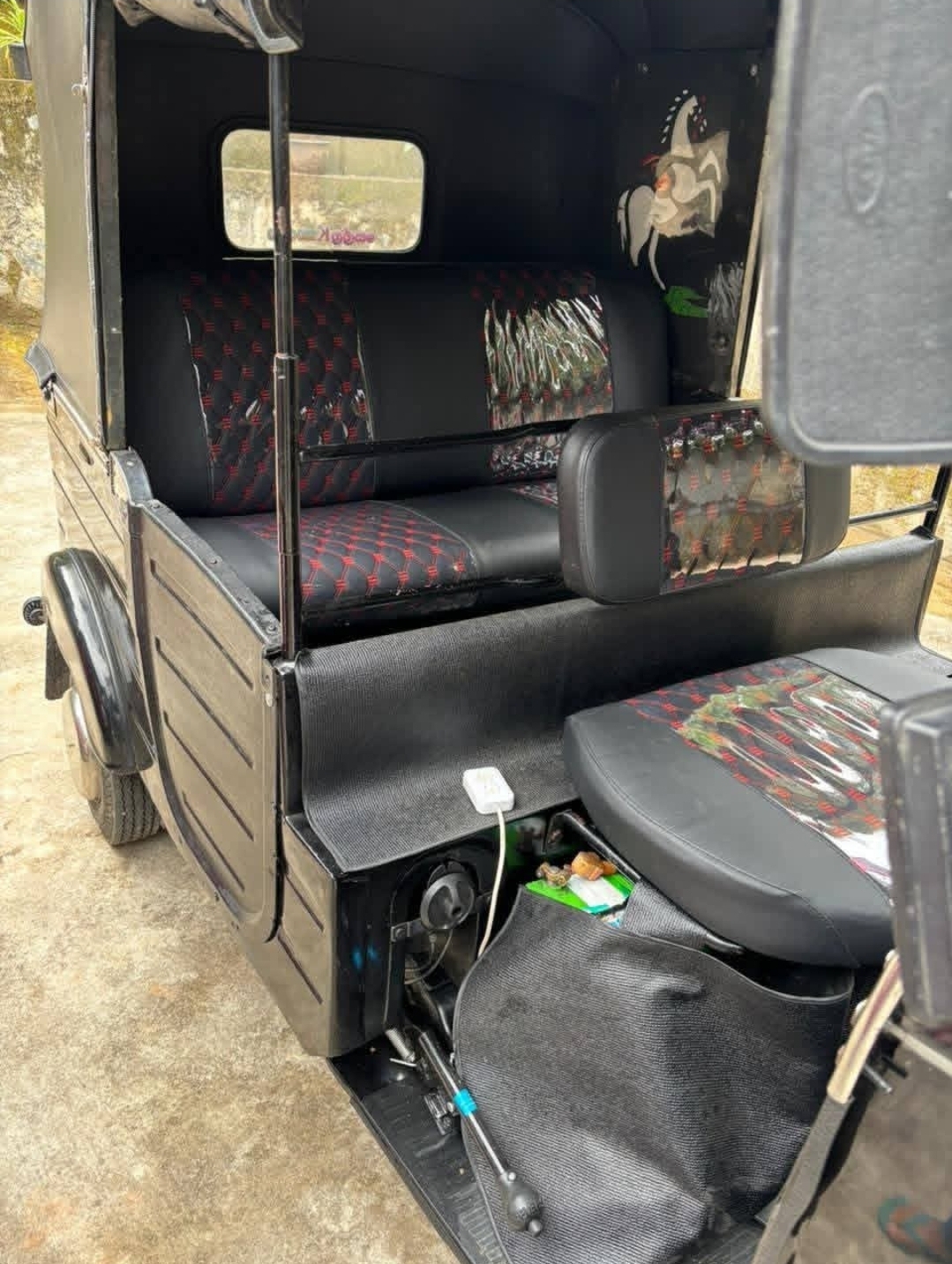 Bajaj Three Wheel 2011 - භාවිතා කරන ලද ත්‍රිරෝද රථය sale in Sri Lanka - patpat.lk