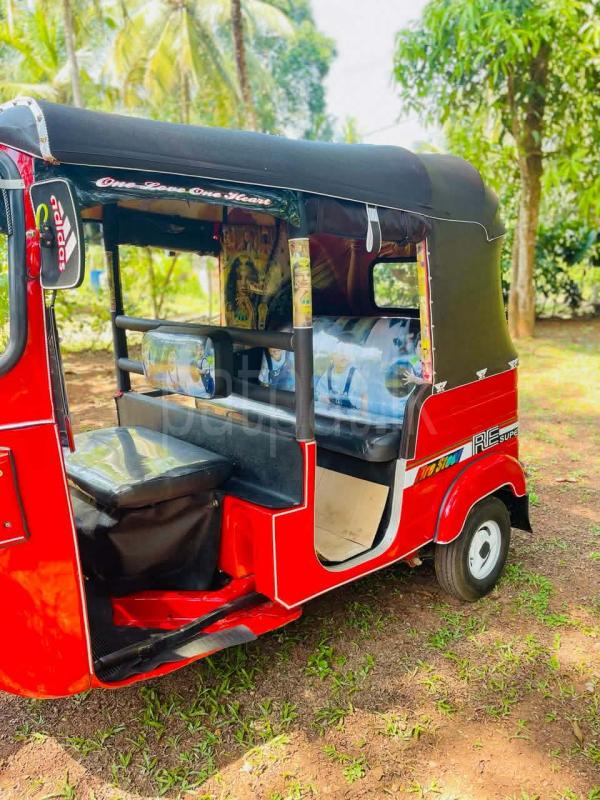 Bajaj Three Wheel 2012 - பயன்படுத்தப்பட்டது முச்சக்கர வண்டி sale in Sri Lanka - patpat.lk