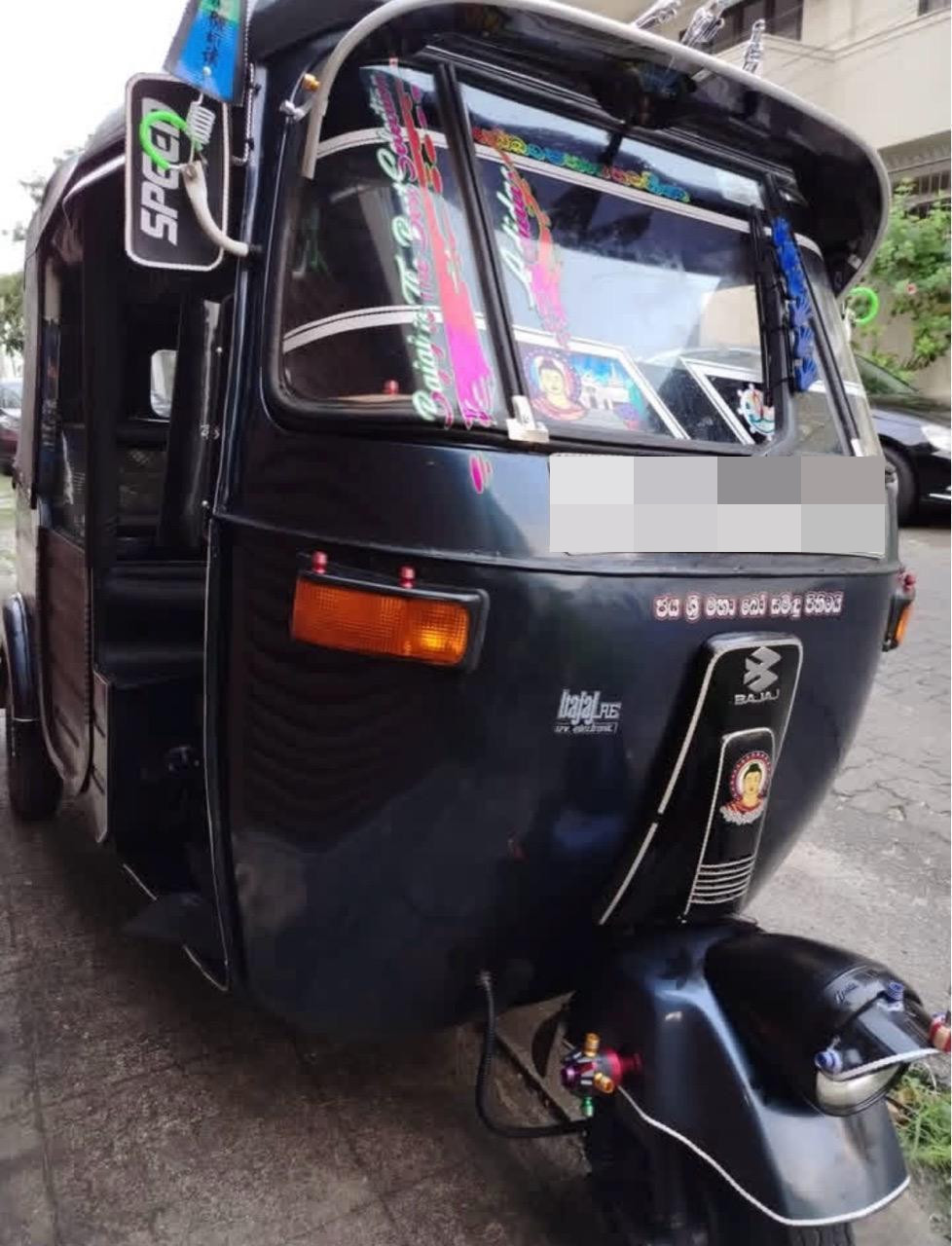 Bajaj Three Wheel 2012 ads-image-1