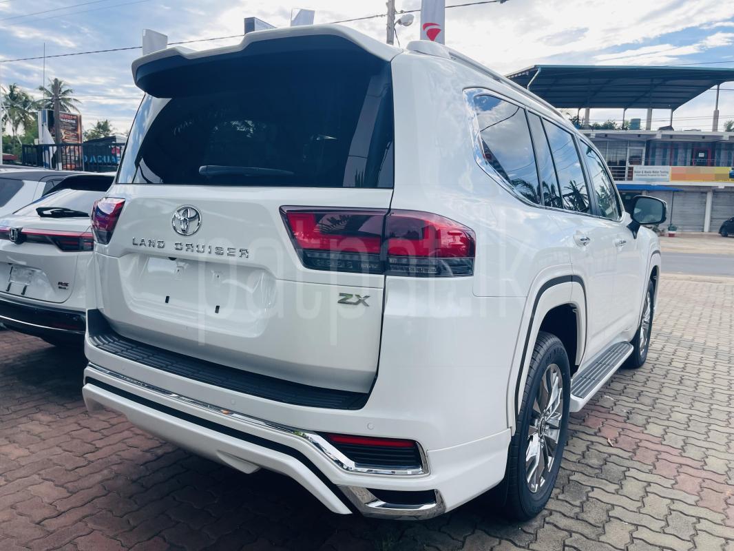Toyota Land Cruiser 2025 - Reconditioned SUV sale in Sri Lanka - patpat.lk