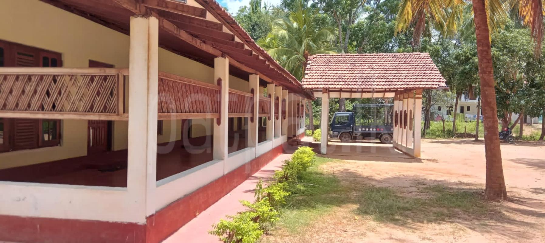 Building for Rent in Sella Kataragama
