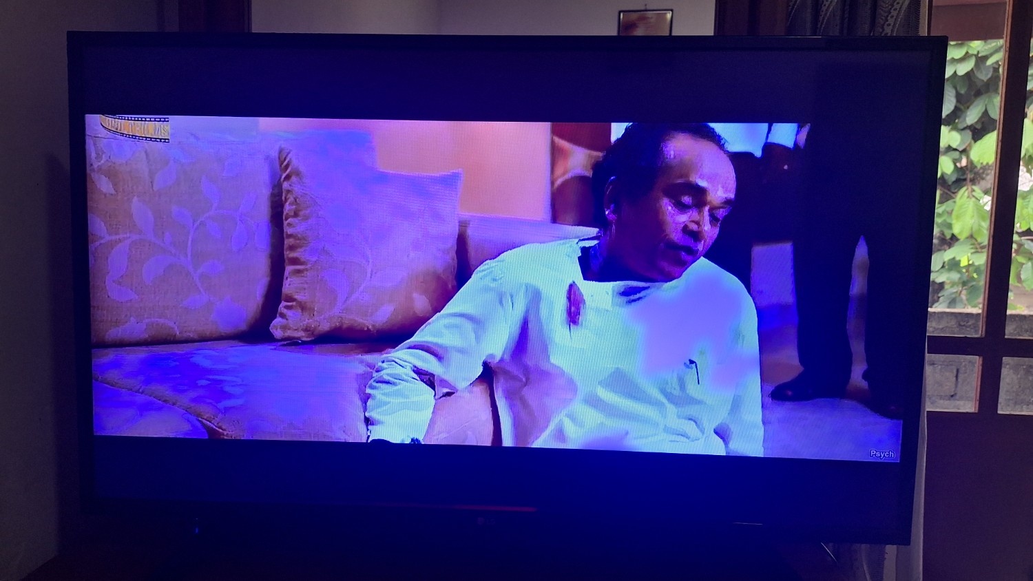 LG 43LH590V smart tv with webos