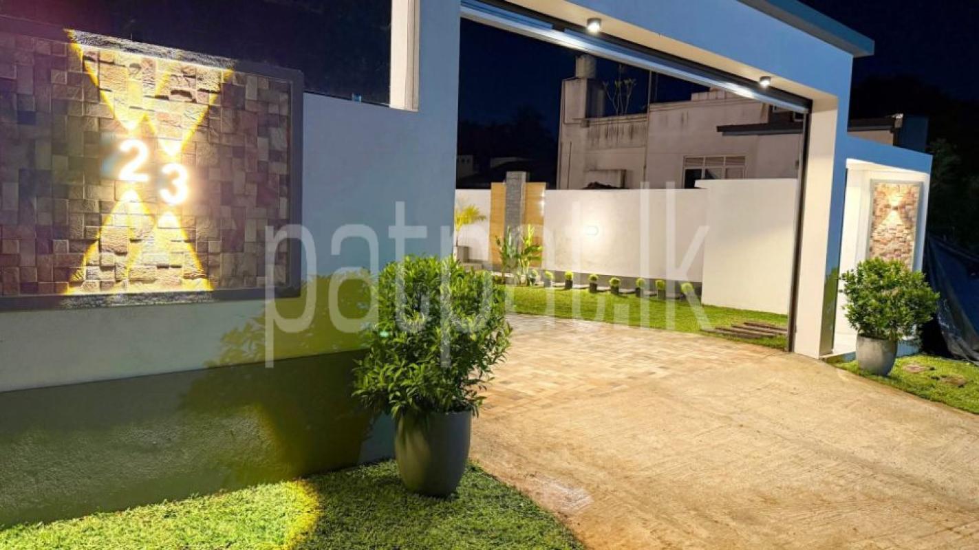 Advertisement image 6