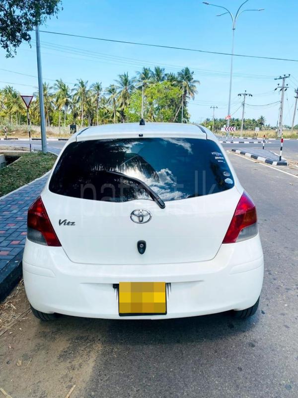 Toyota Vitz 2011 - பயன்படுத்தப்பட்டது கார் sale in Sri Lanka - patpat.lk