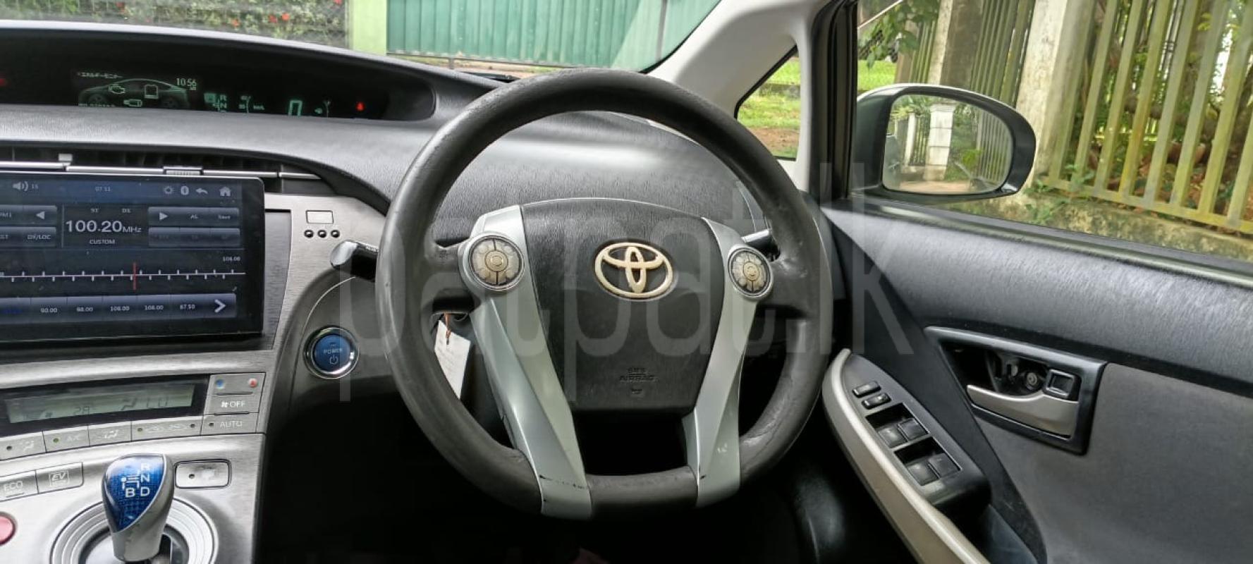 Toyota Prius 2012 - භාවිතා කරන ලද කාර් sale in Sri Lanka - patpat.lk