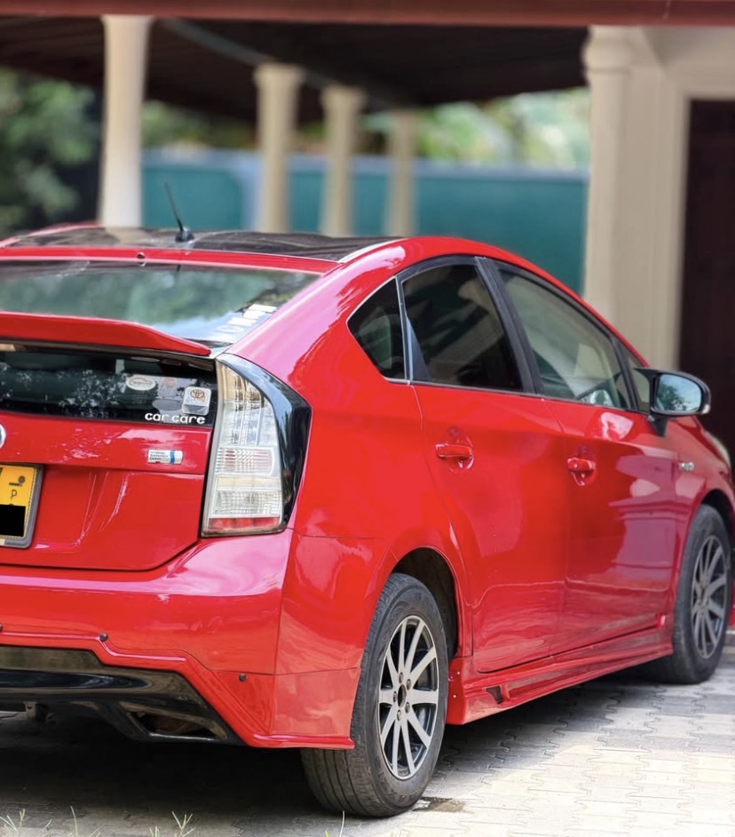 Toyota Prius 2011 - Used Car sale in Sri Lanka - patpat.lk