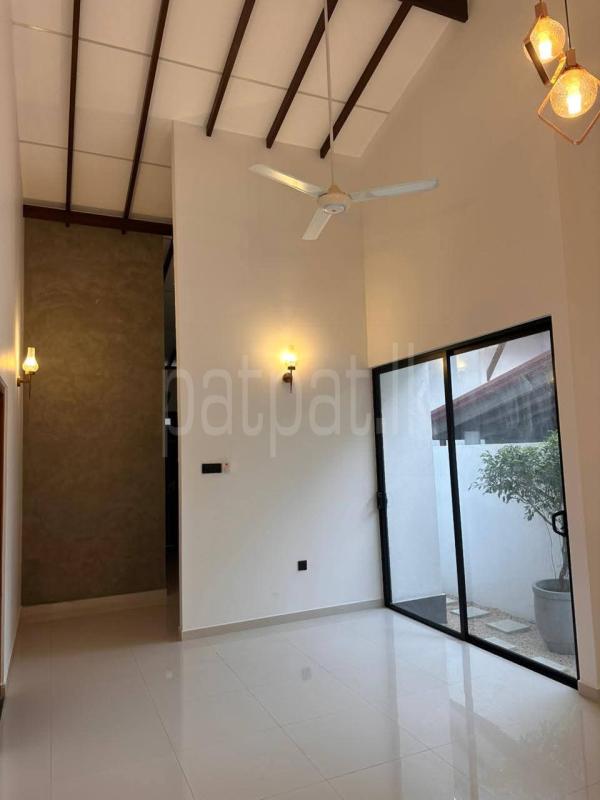 House for Sale in Athurugiriya