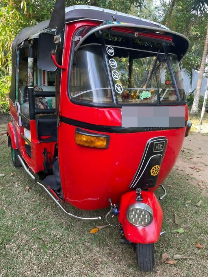 Bajaj Three Wheel 2004 ads-image-1