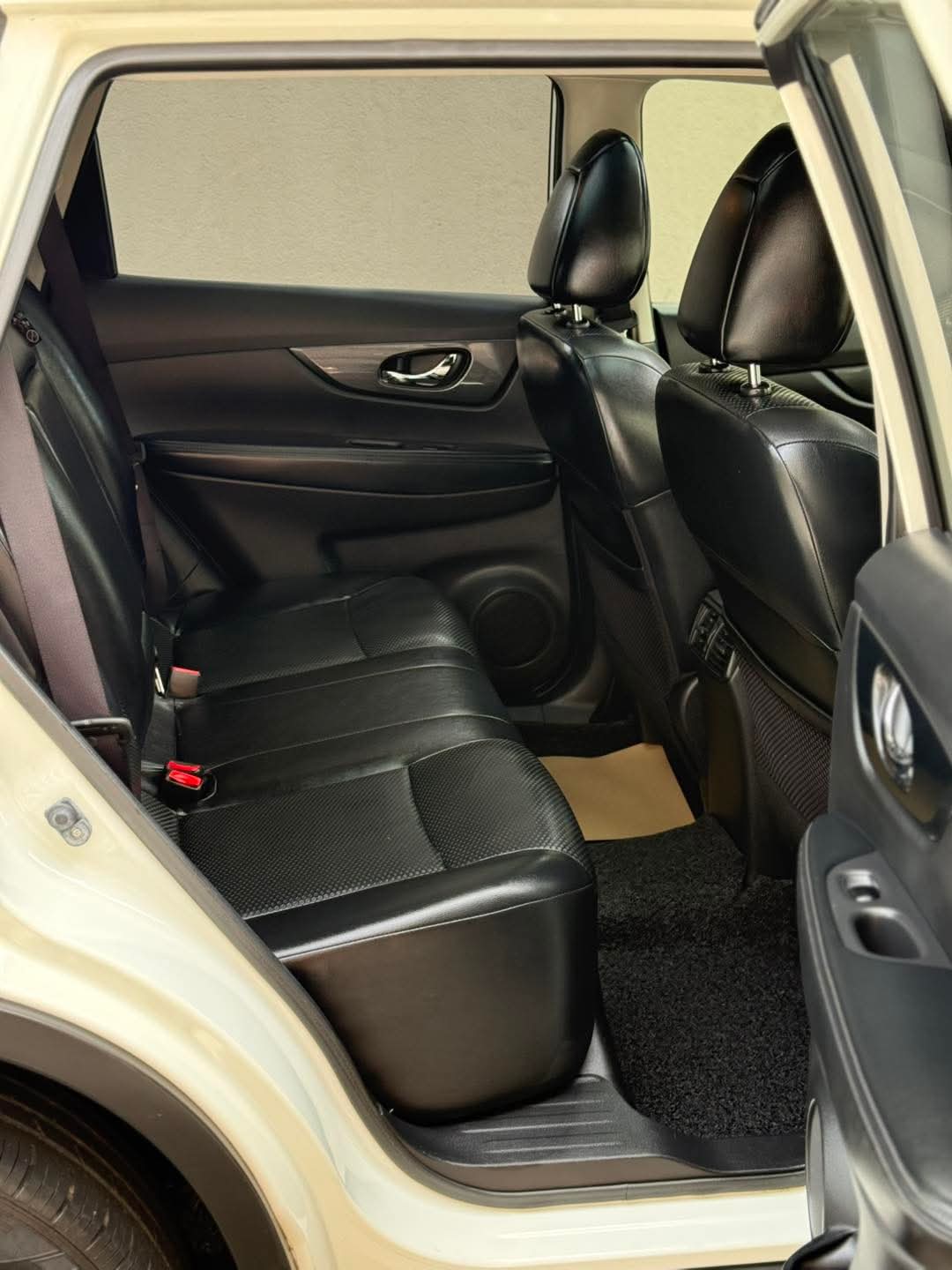 Nissan X Trail 2015 - Used SUV sale in Sri Lanka - patpat.lk