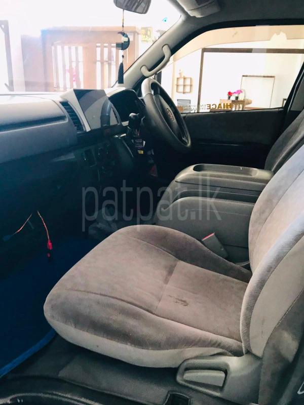 Toyota Hiace 2006 - பயன்படுத்தப்பட்டது வேன் sale in Sri Lanka - patpat.lk