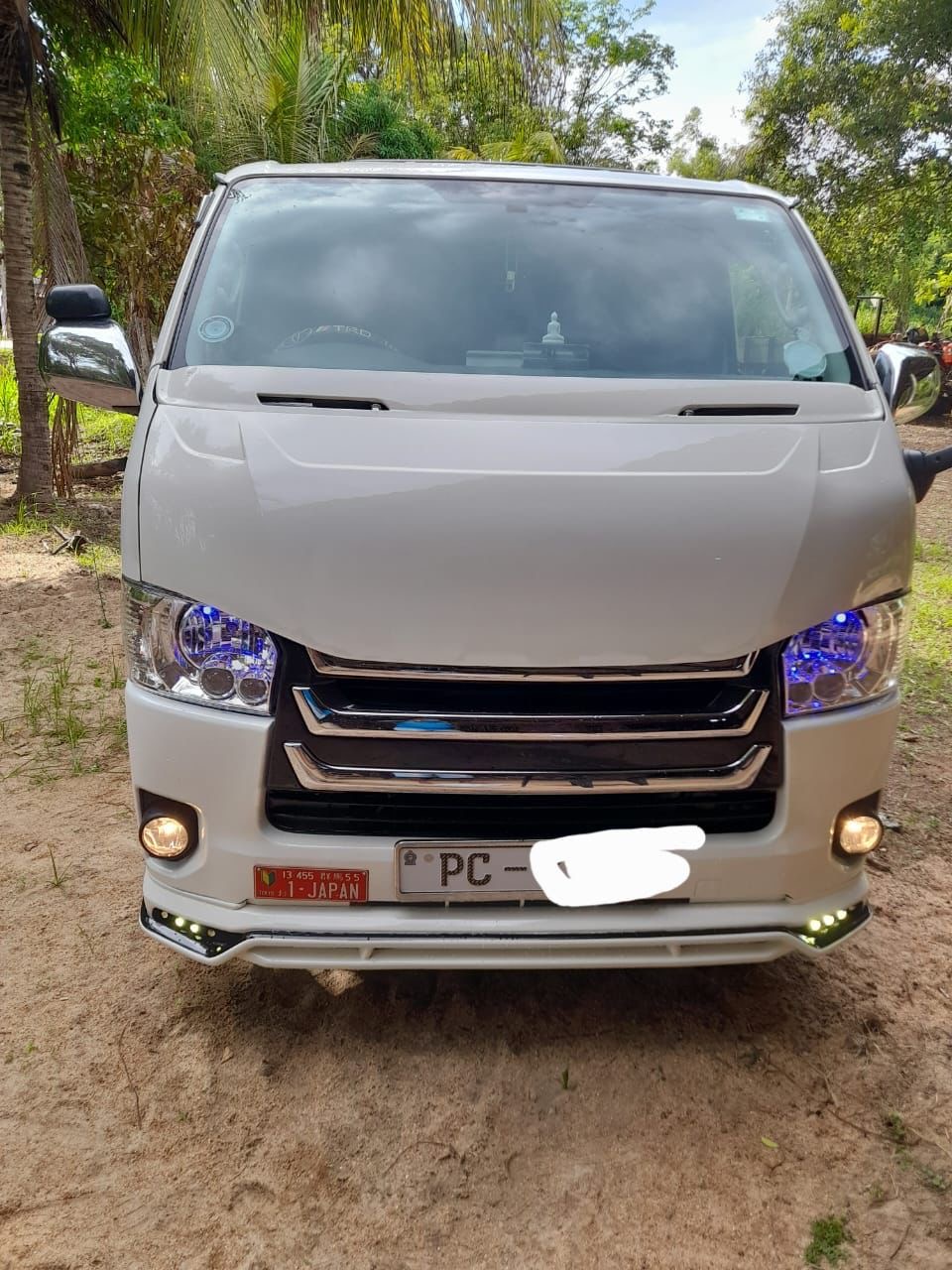 Toyota Hiace 2007 - භාවිතා කරන ලද වෑන් රථය sale in Sri Lanka - patpat.lk