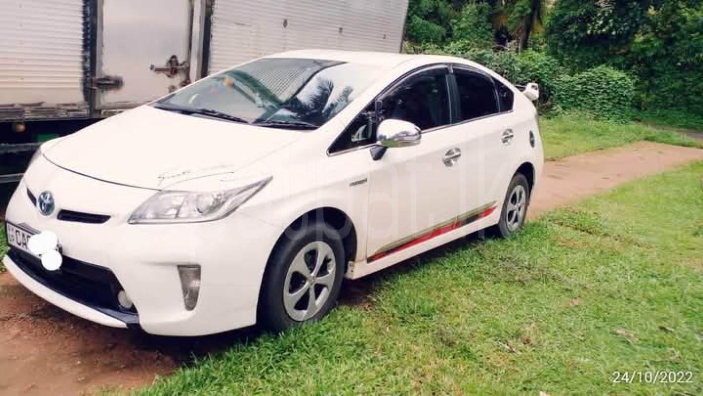 Toyota Prius 2014 - பயன்படுத்தப்பட்டது கார் sale in Sri Lanka - patpat.lk