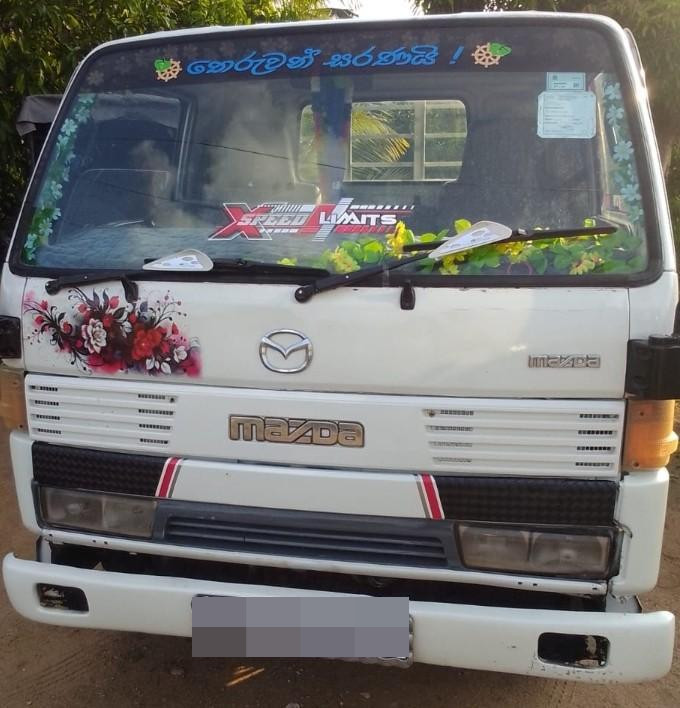 Mazda Titan 1995 ads-image-1