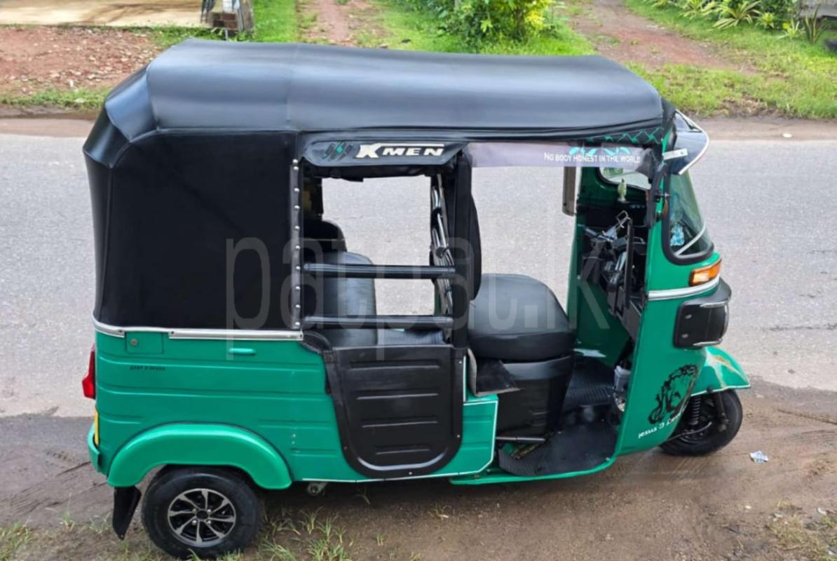 Bajaj 4 stroke 2016 - භාවිතා කරන ලද ත්‍රිරෝද රථය sale in Sri Lanka - patpat.lk