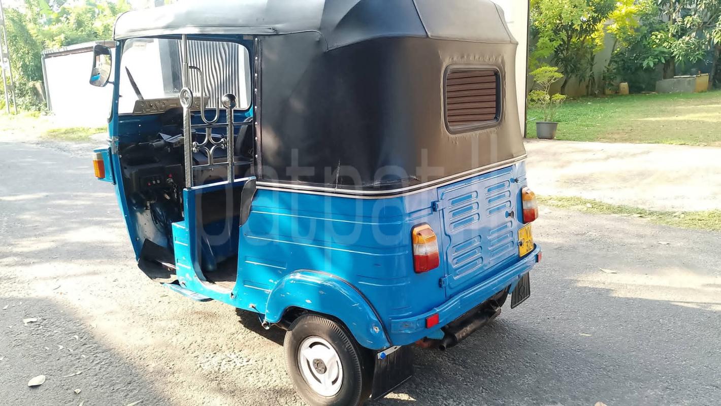 Bajaj Three Wheel 2012 - பயன்படுத்தப்பட்டது முச்சக்கர வண்டி sale in Sri Lanka - patpat.lk