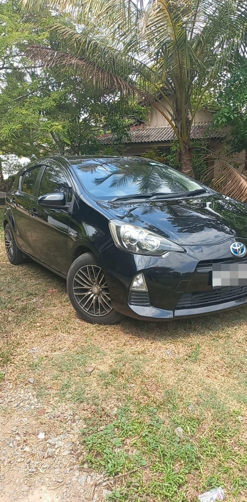 Toyota Aqua 2013 - பயன்படுத்தப்பட்டது கார் sale in Sri Lanka - patpat.lk