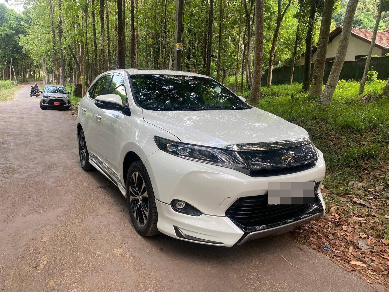 Toyota Harrier 2016 - பயன்படுத்தப்பட்டது SUV sale in Sri Lanka - patpat.lk