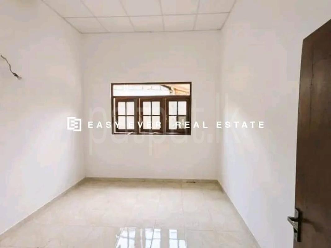 House for Sale in Athurugiriya