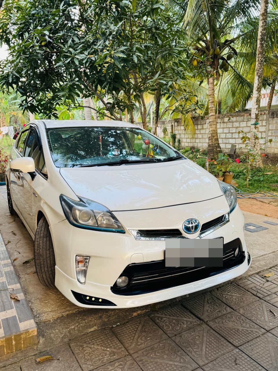 Toyota Prius 2012 ads-image-1