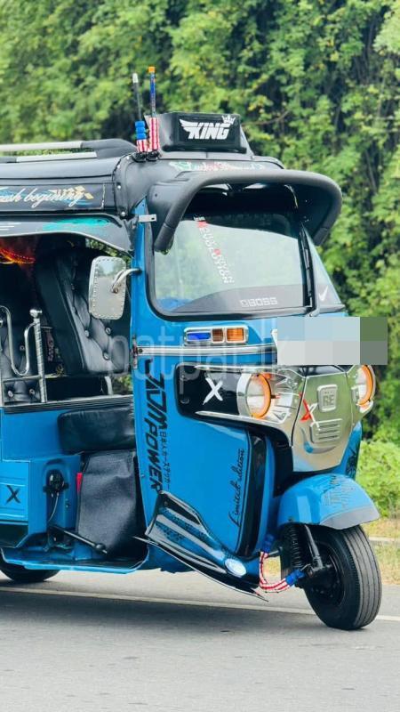 Bajaj Three Wheel 2015 - Reconditioned Three wheeler sale in Sri Lanka - patpat.lk