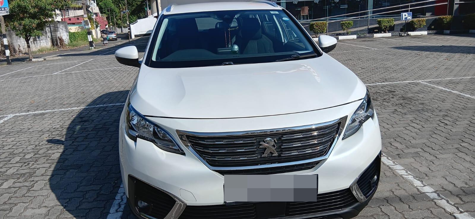 Peugeot 5008 2018 - பயன்படுத்தப்பட்டது SUV sale in Sri Lanka - patpat.lk