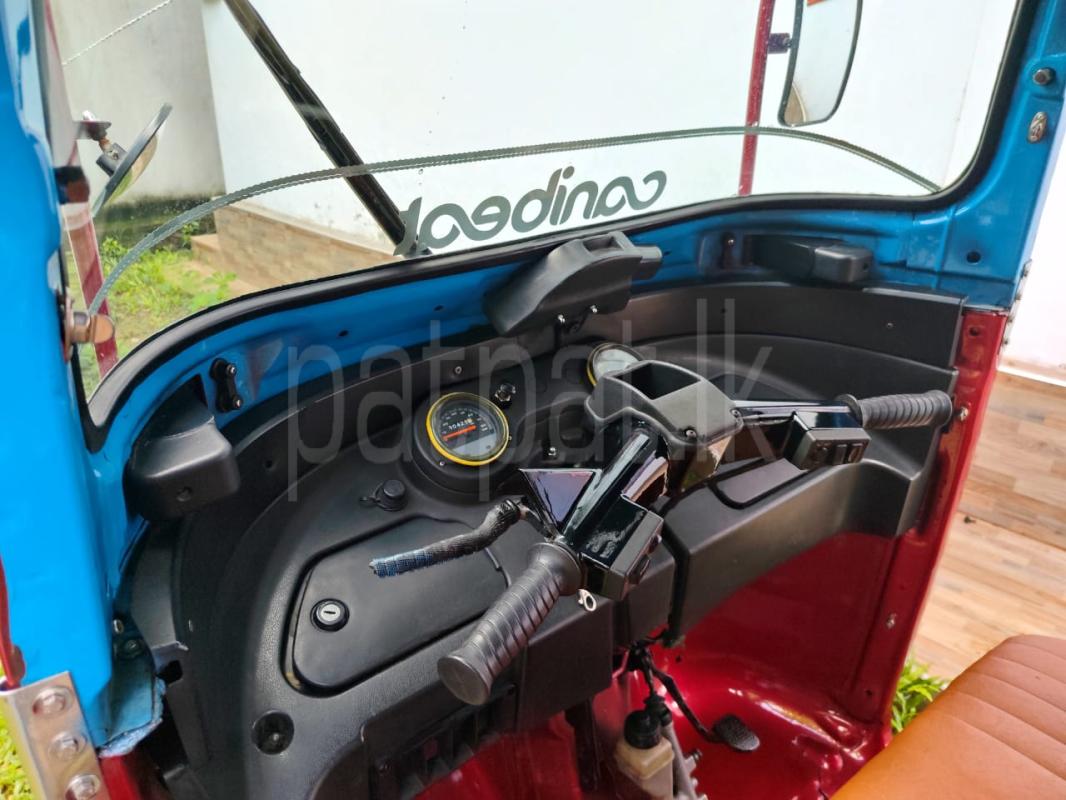 Bajaj Three Wheel 2014 - பயன்படுத்தப்பட்டது முச்சக்கர வண்டி sale in Sri Lanka - patpat.lk