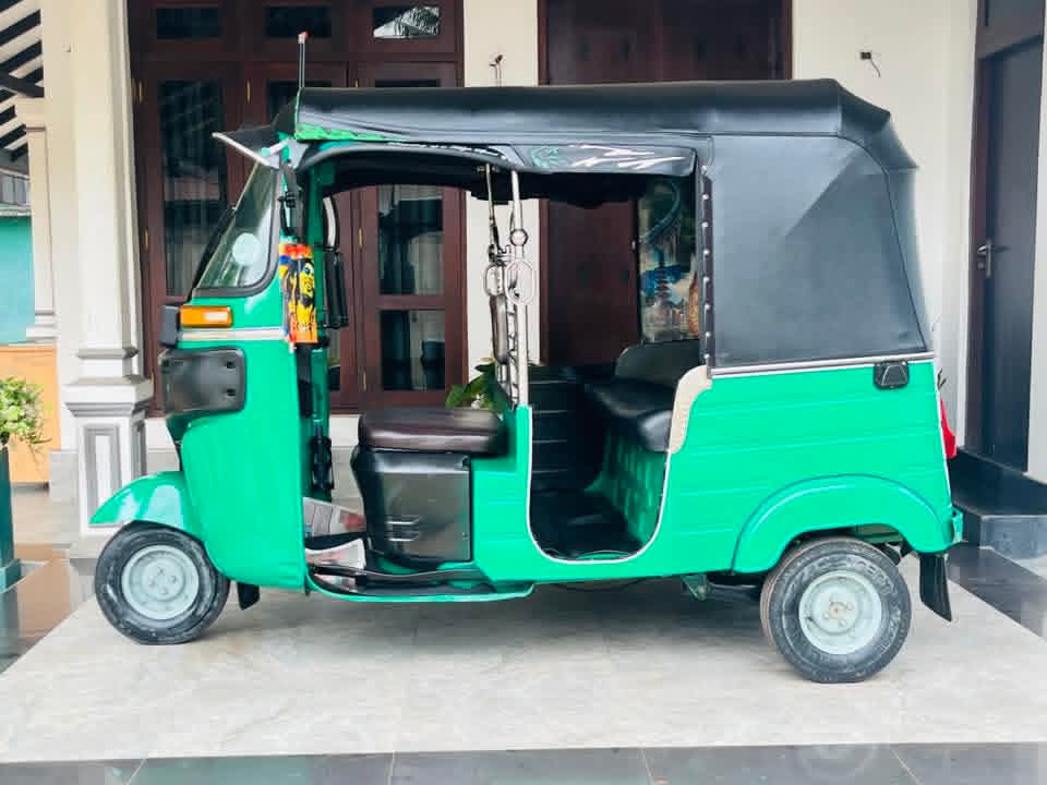 Bajaj Three Wheel 2018 - භාවිතා කරන ලද ත්‍රිරෝද රථය sale in Sri Lanka - patpat.lk