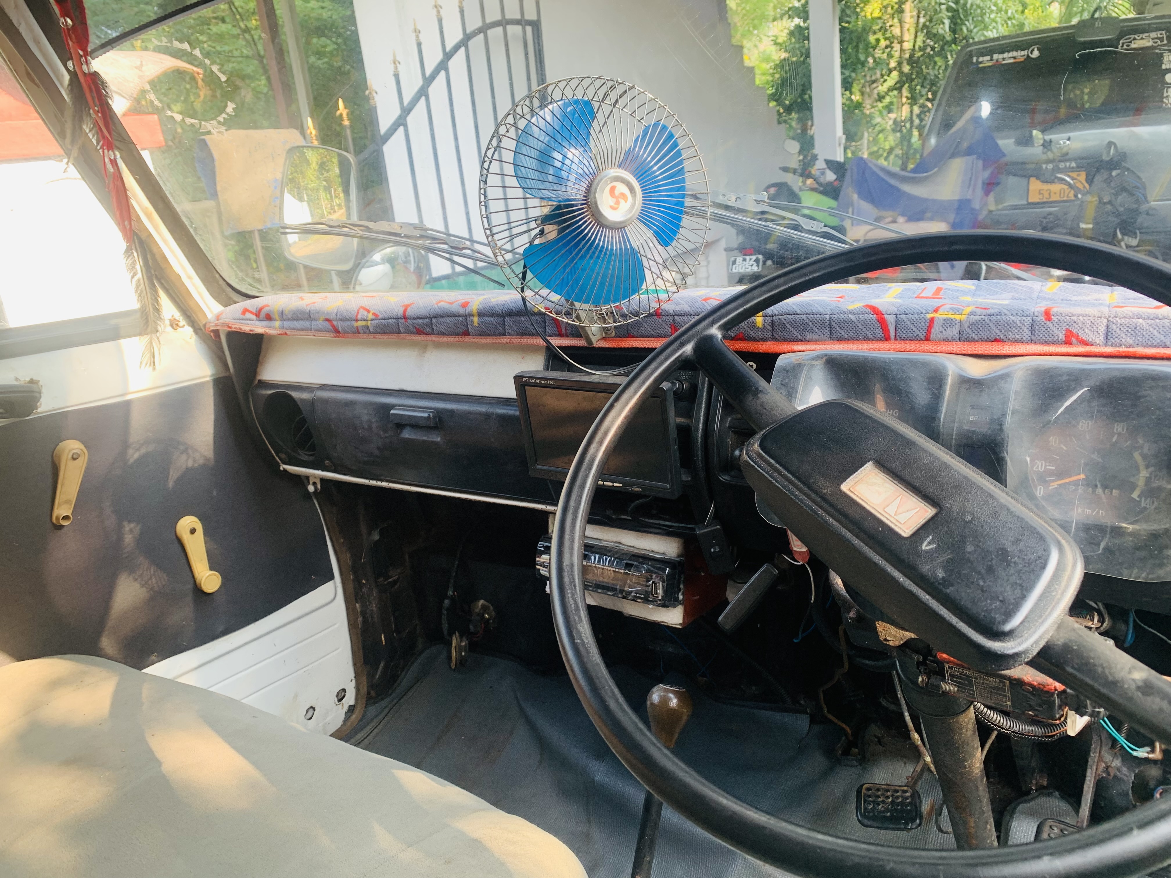 Mitsubishi Delica 1977 - பயன்படுத்தப்பட்டது பல்நோக்கு sale in Sri Lanka - patpat.lk