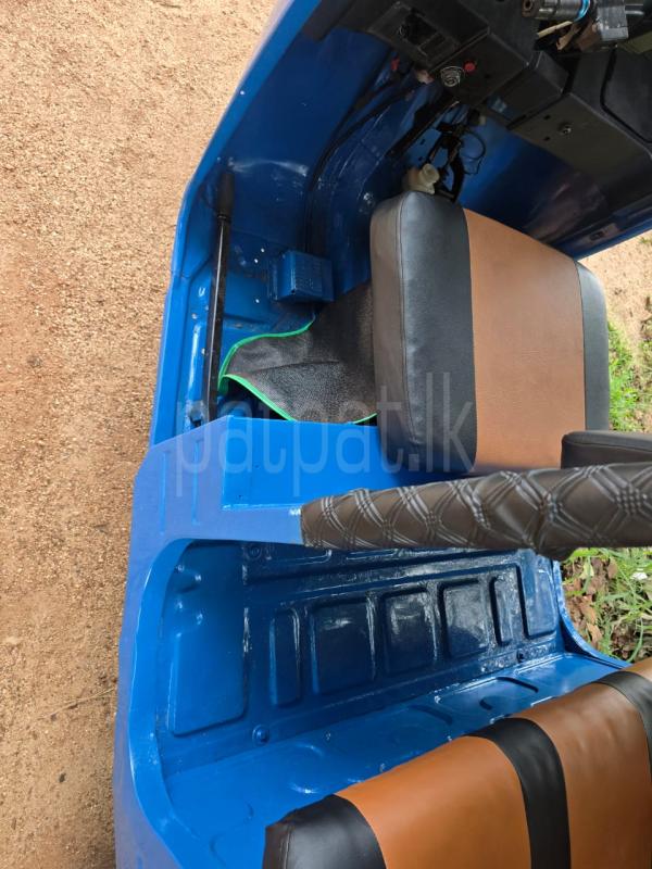 Bajaj Three Wheel 2012 - භාවිතා කරන ලද ත්‍රිරෝද රථය sale in Sri Lanka - patpat.lk