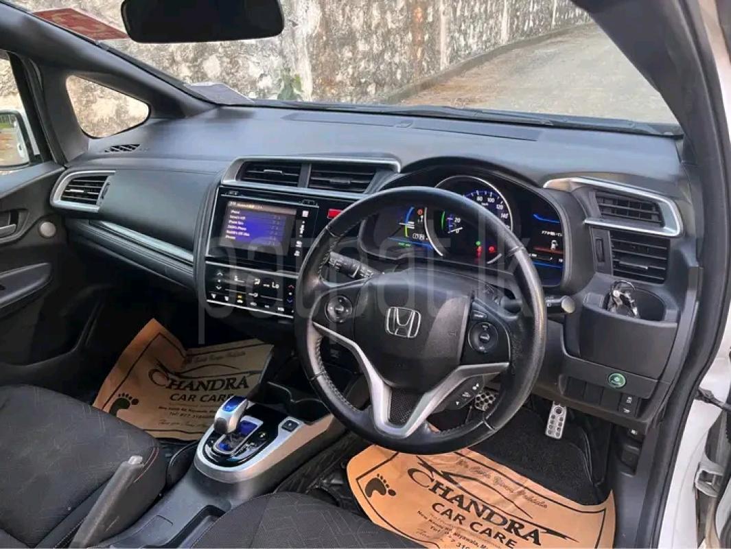 Honda Fit 2014 - பயன்படுத்தப்பட்டது கார் sale in Sri Lanka - patpat.lk