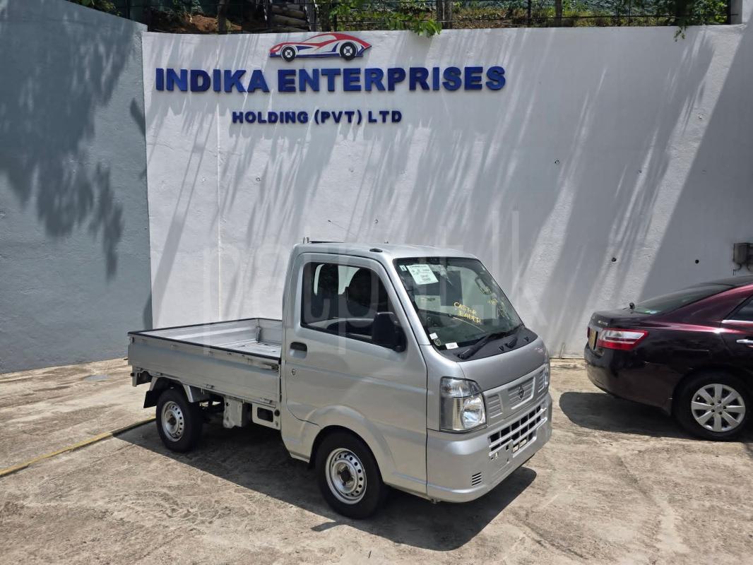 Nissan Clipper 2022 - சான்றளிக்கப்பட்டது டிரக் sale in Sri Lanka - patpat.lk