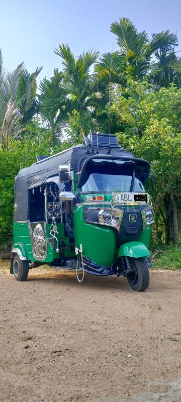 Bajaj 4 stroke 2019 - பயன்படுத்தப்பட்டது முச்சக்கர வண்டி sale in Sri Lanka - patpat.lk