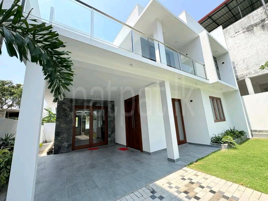 House for Sale in Athurugiriya