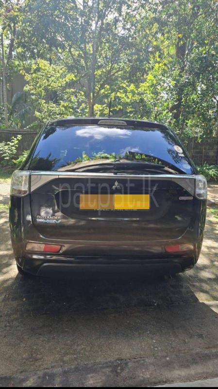 Mitsubishi Outlander 2015 - பயன்படுத்தப்பட்டது SUV sale in Sri Lanka - patpat.lk