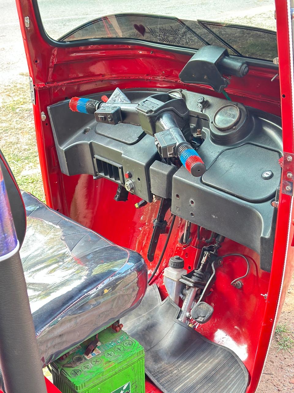 Bajaj Three Wheel 2012 - Used Three wheeler sale in Sri Lanka - patpat.lk