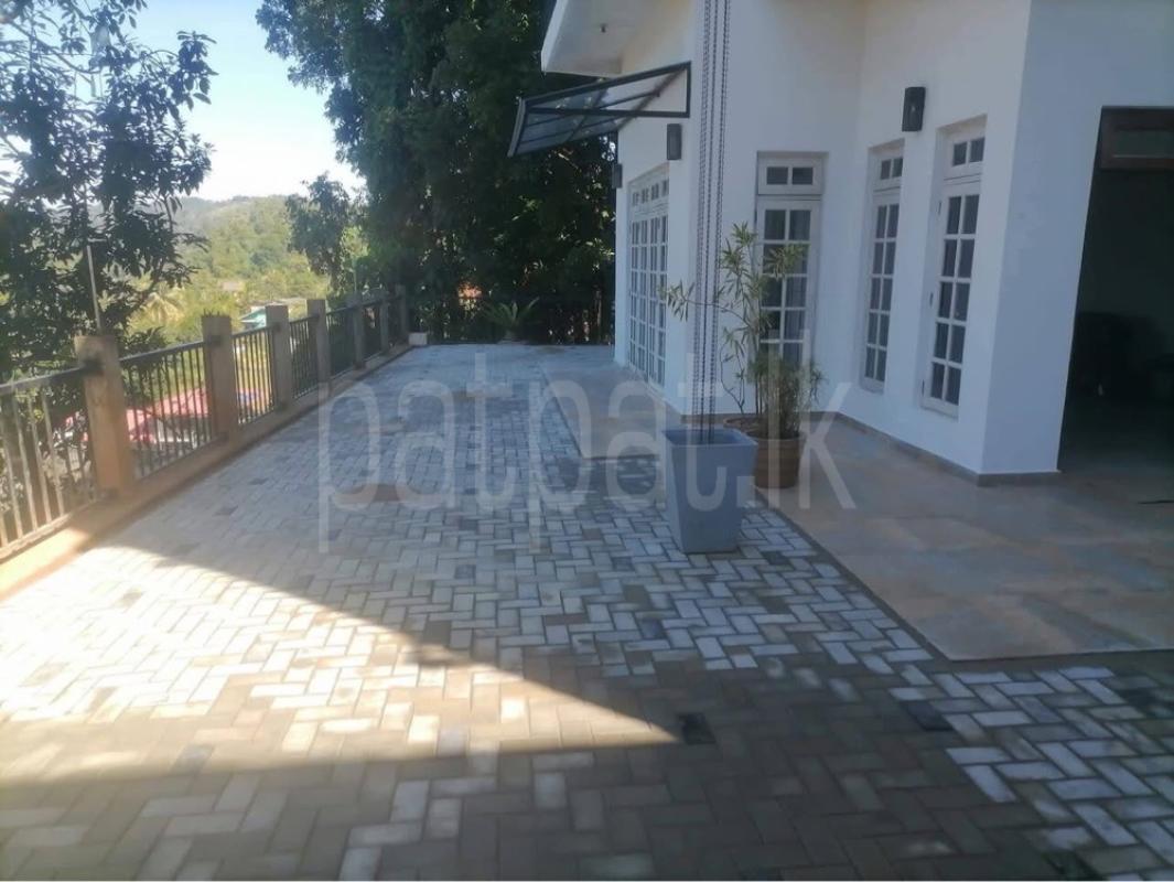 House for Sale in Peradeniya