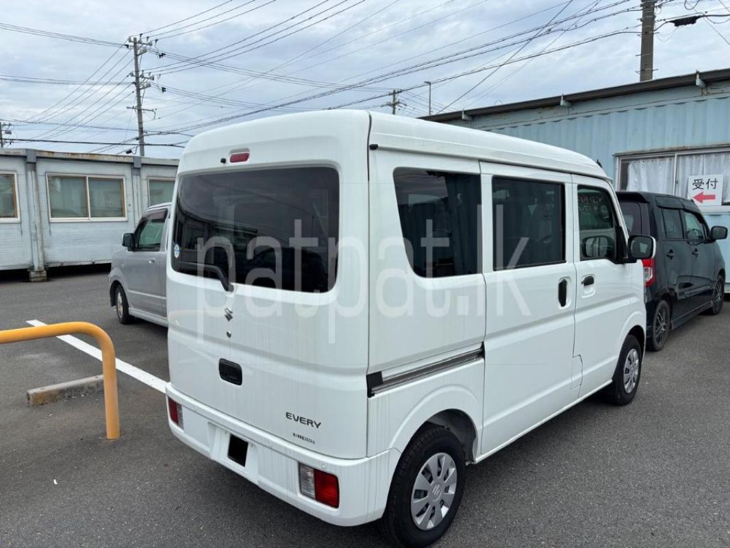 Advertisement image 4