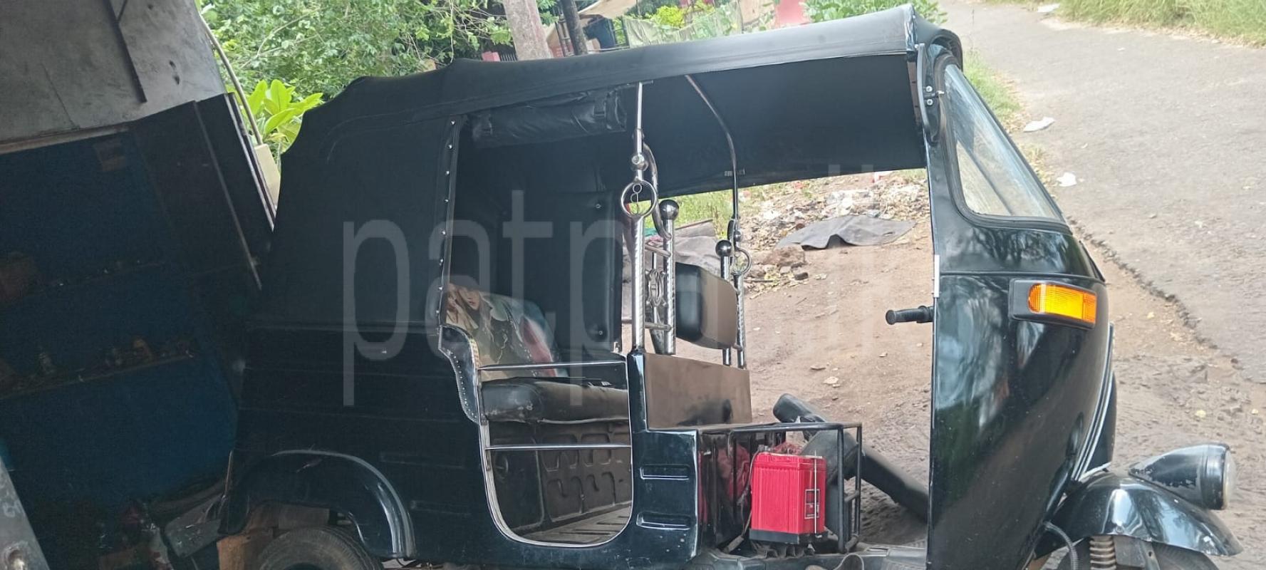 Bajaj 4 stroke 2009 - Used Three wheeler sale in Sri Lanka - patpat.lk