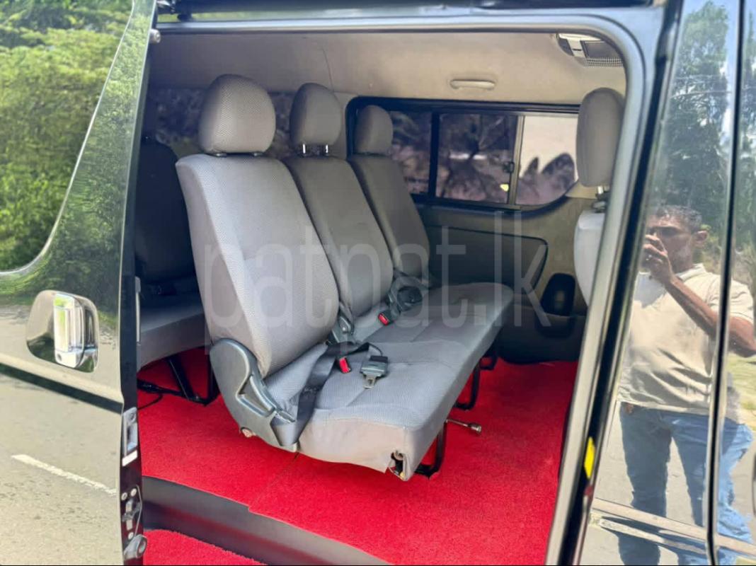 Toyota Hiace 2011 - பயன்படுத்தப்பட்டது வேன் sale in Sri Lanka - patpat.lk