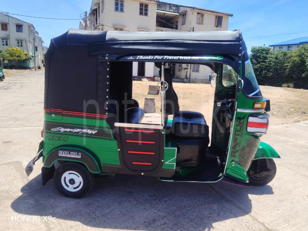 Bajaj Three Wheel 2018 - பயன்படுத்தப்பட்டது முச்சக்கர வண்டி sale in Sri Lanka - patpat.lk