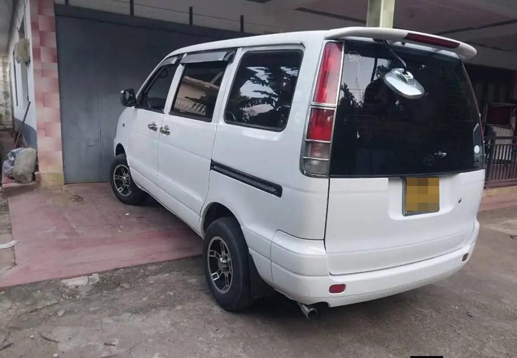 Toyota TownAce 2000 - பயன்படுத்தப்பட்டது வேன் sale in Sri Lanka - patpat.lk